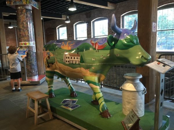 Turkey Hill Experience artistic cow
