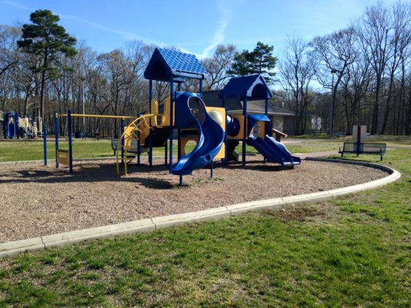 80 acres park playground monmouth