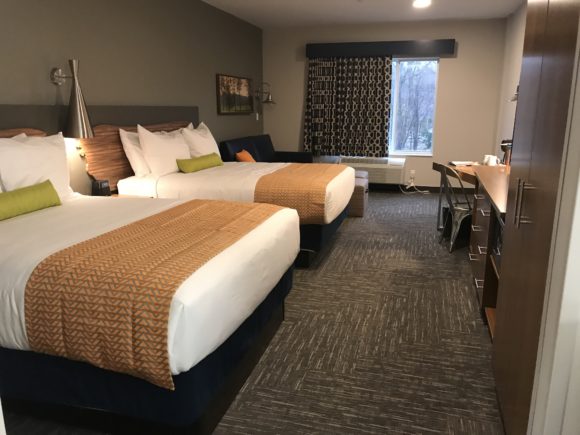 The Kartrite Resort & Indoor Waterpark hotel room