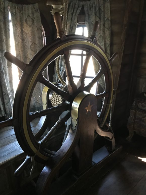 Tarzan's Treehouse wheel of ship