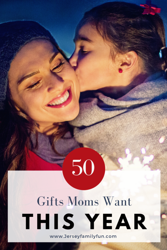 pinterest image for gift guide of gifts moms want this year