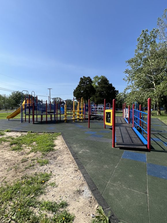 Vertical picture of Cunningham Park playground in Vineland NJ