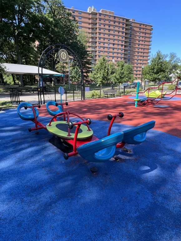 Watsessing Park Playground in Bloomfield NJ 4 person see saw we saw