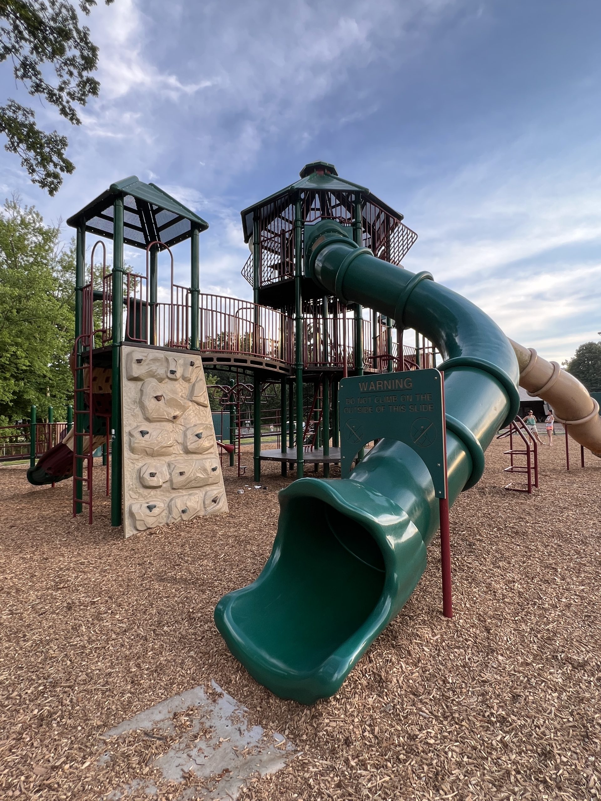 Warren Municipal Park Playground in Warren NJ SLIDE green curving tunnel