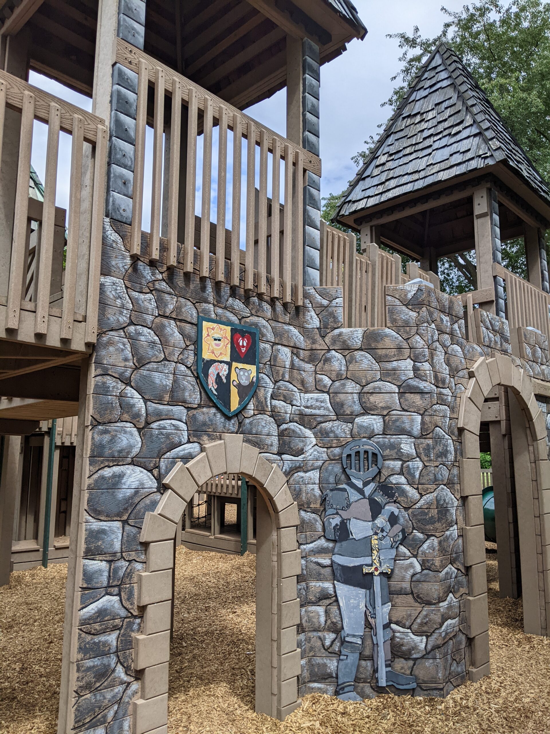 Frank Fullerton Memorial Park Playground in Moorestown NJ - FEATURES - Castle archways and Decor