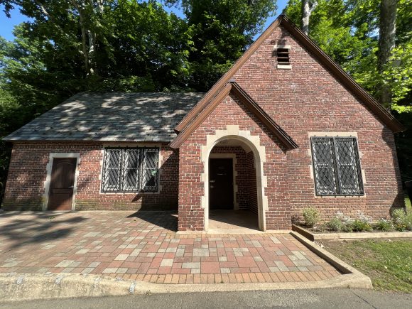 Grover Cleveland Playgrounds in Caldwell NJ - Restroom building