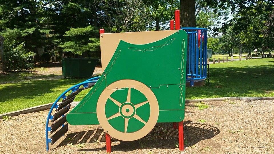 Knight Park Playground in Collingswood NJ - Features - Horse charriot