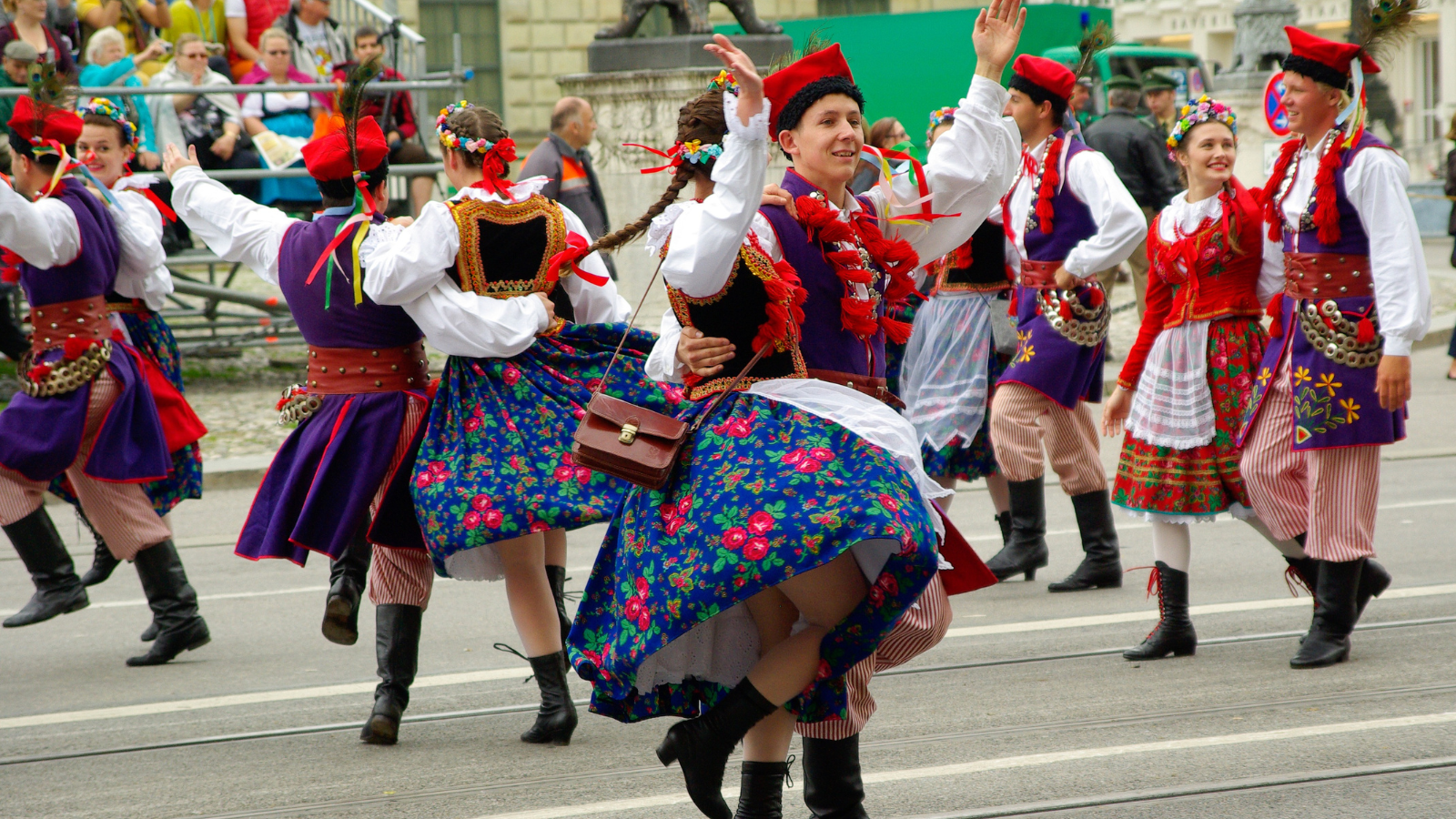 Oktoberfest image of dancers