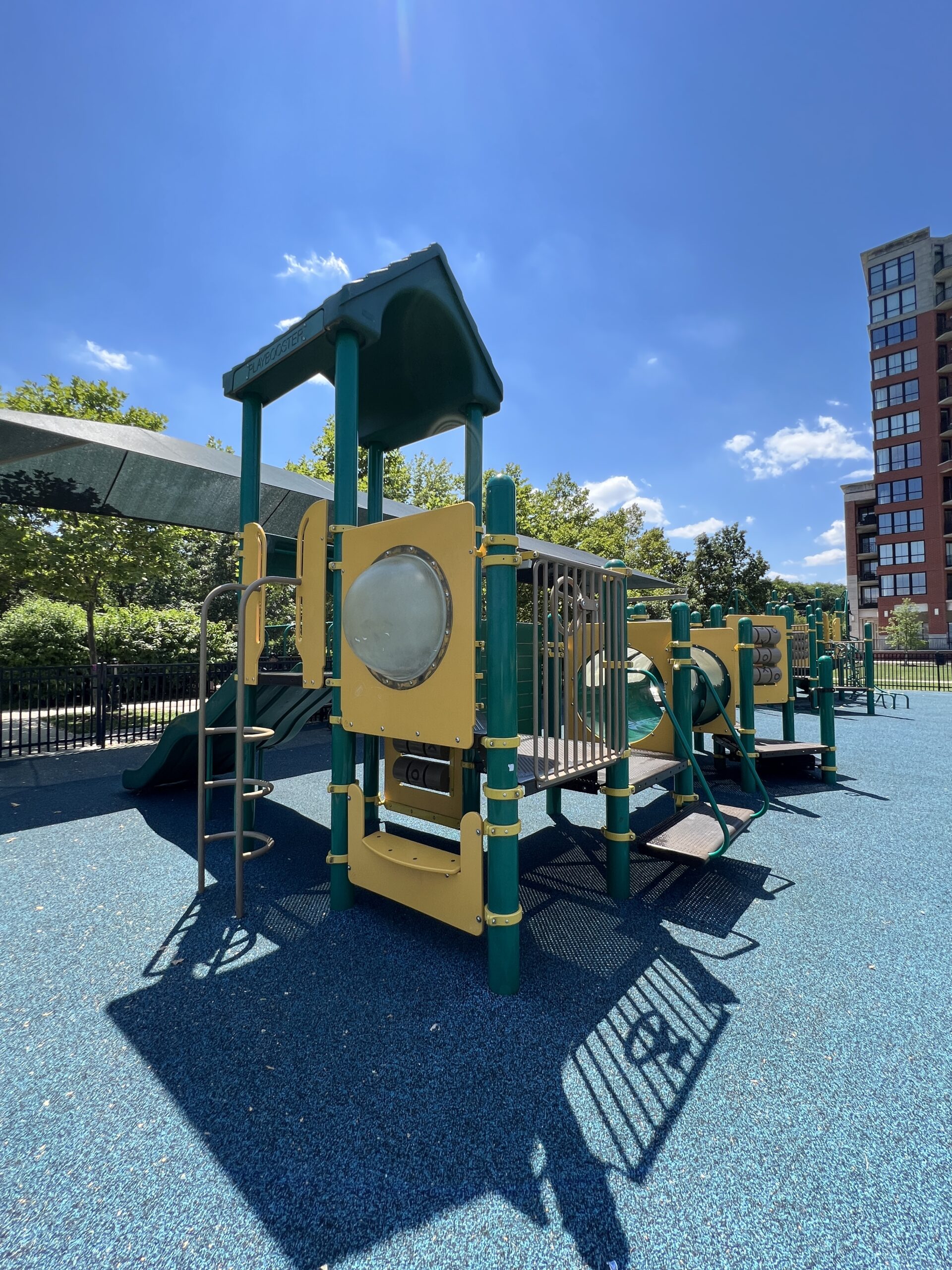 Maxwell Place Park Playground in Hoboken NJ - FEATURES - climbing ladder, shady space, tunnel