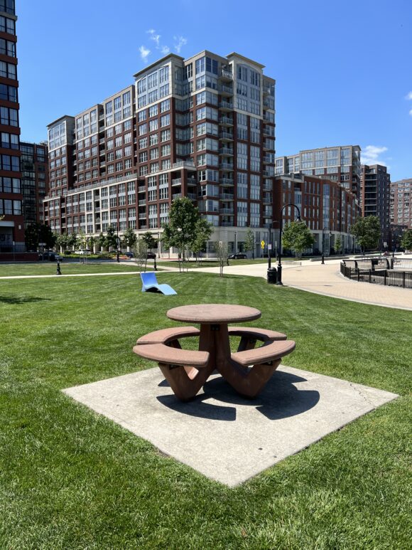 Maxwell Place Park in Hoboken NJ - Picnic table, lounge chair and waterfront