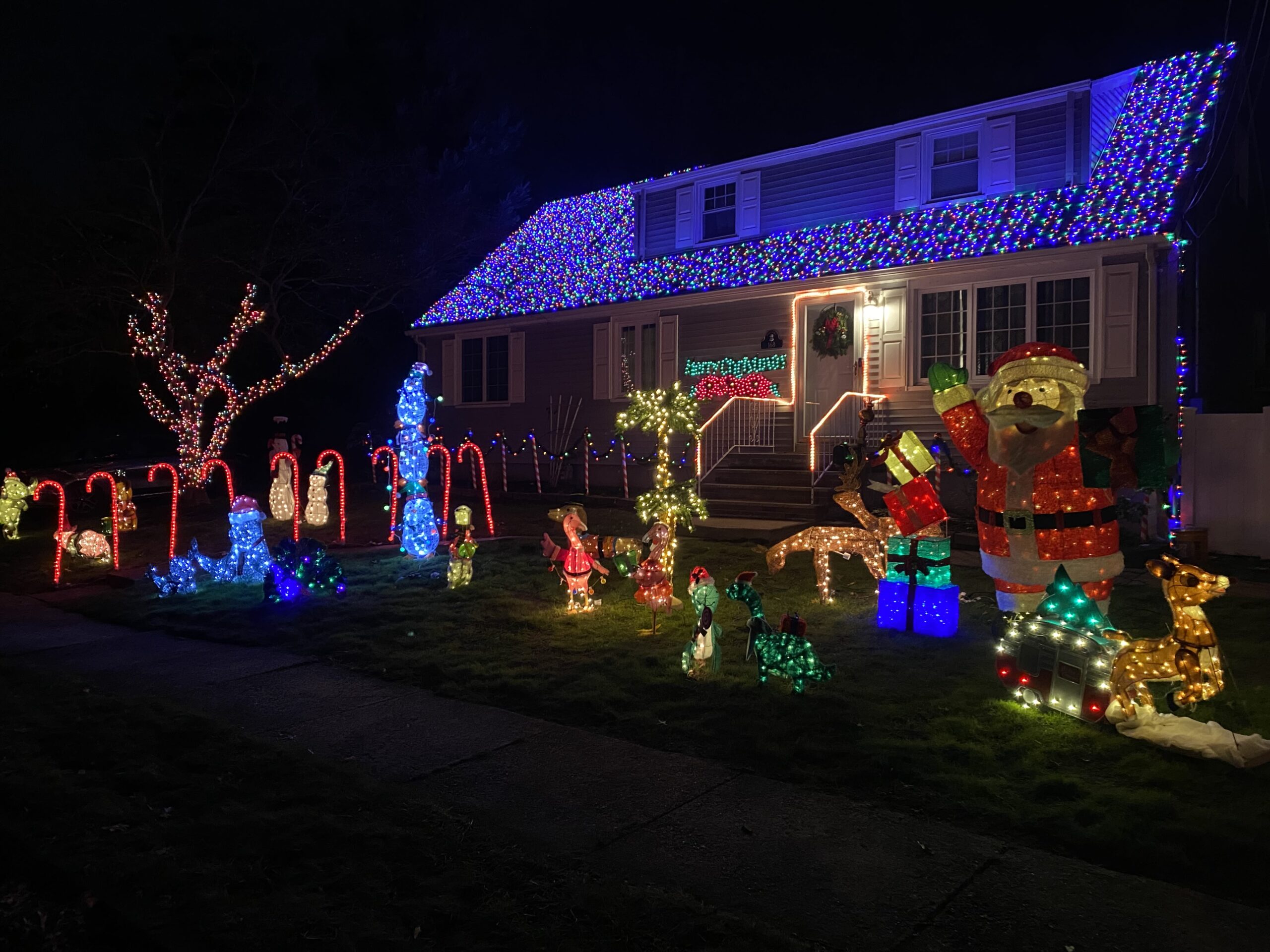 best front view of house Prunella Christmas Light Display in Washington Township Bergen County