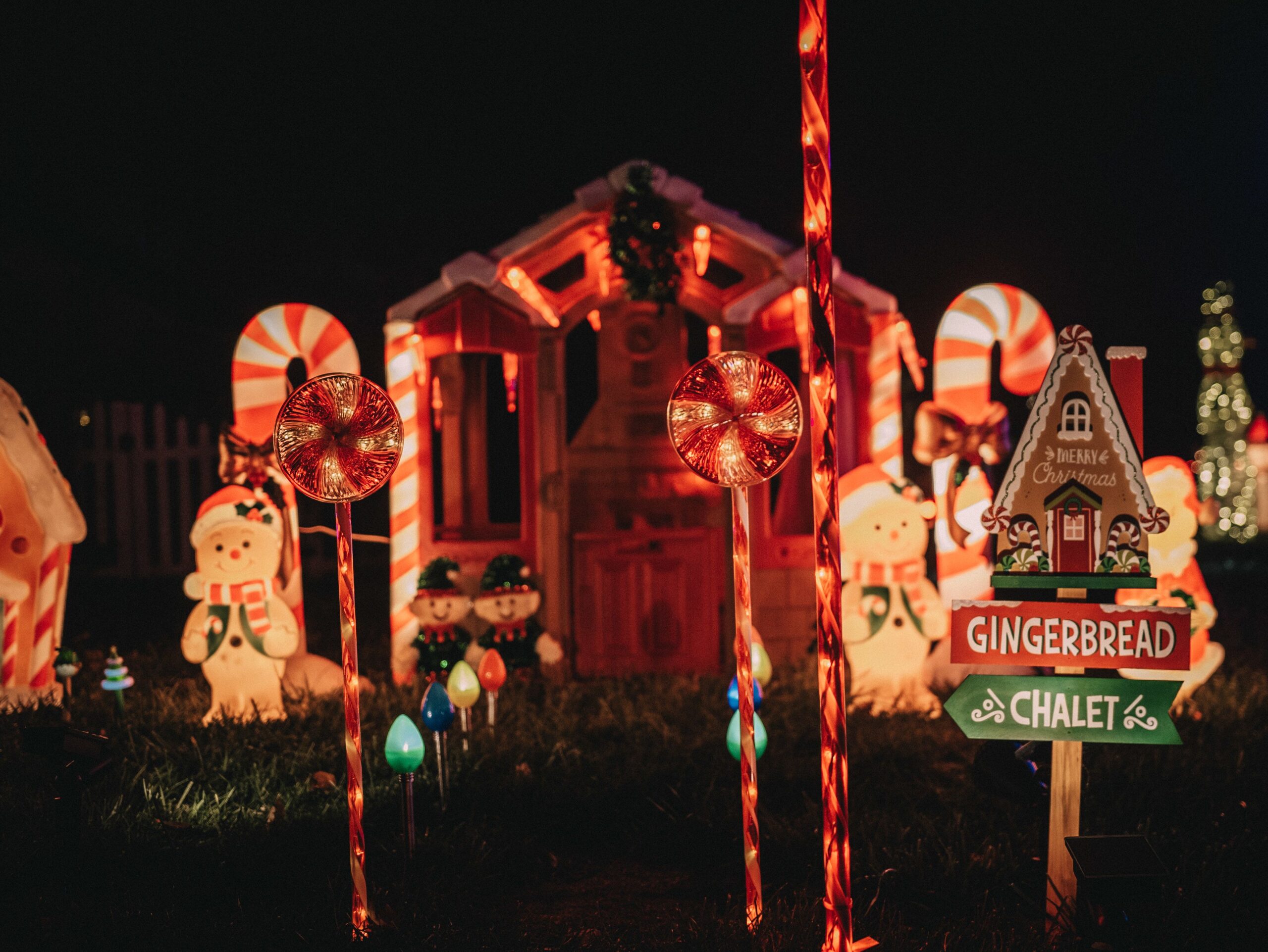 gingerbread chalet at Marlin Christmas Wonderland Christmas Lights in Sea Girt New Jersey