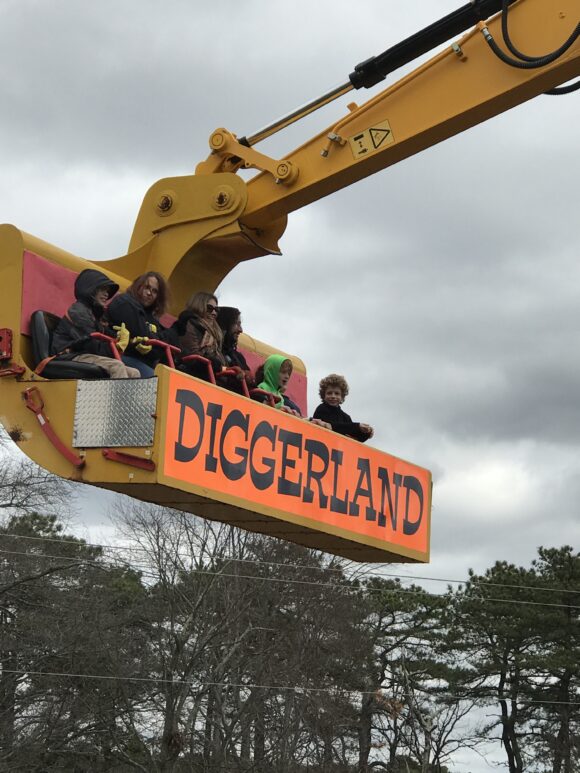great view of spin dizzy ride at Diggerland